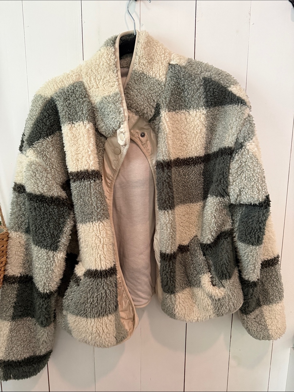 Cozy Sherpa Plaid Jacket in Cream & Gray
